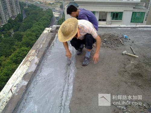 冬季<a href='http://www.www.cn-lb.com' target='_blank' title='防水施工'>防水施工</a>選材很重要 冬季<a href='http://www.www.cn-lb.com' target='_blank' title='防水施工'>防水施工</a>選材很重要